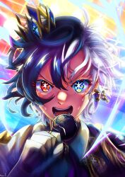  1girl absurdres androgynous black_hair blue_eyes chromashift commission crown gloves heterochromia highres holding holding_microphone microphone miku_(mikururun) mini_crown multicolored_hair music open_mouth oshi_no_ko ouji_fashion red_eyes rin_penrose singing solo split-color_hair sweat sweatdrop two-tone_hair virtual_youtuber white_hair 