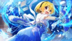  1girl artist_request black_hairband blonde_hair blue_hakama chair desk fang game_cg gloves hairband hakama hand_fan highres higurashi_no_naku_koro_ni higurashi_no_naku_koro_ni_mei holding houjou_satoko indoors japanese_clothes kimono looking_at_viewer non-web_source official_art open_mouth paper_fan smile snowflakes solo sparkle violet_eyes white_kimono 