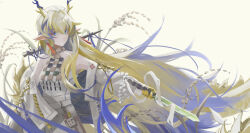  1girl absurdres arknights bare_shoulders beads blonde_hair blue_eyes closed_mouth colored_extremities cowboy_shot dragon_girl dragon_horns earrings expressionless hair_intakes highres holding holding_sword holding_weapon horns jacket jewelry long_hair looking_at_viewer multicolored_hair necklace off_shoulder outstretched_arm plant pointy_ears purple_hair sebu shu_(arknights) simple_background solo standing strapless sword tube_top turning_head very_long_hair weapon wheat white_hair white_jacket white_tube_top yellow_background 
