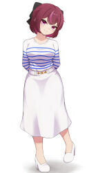  1girl absurdres black_bow blush bow breasts hair_bow highres jururu long_skirt long_sleeves looking_at_viewer multicolored_hair puleudingding purple_hair shirt simple_background skirt smile solo streaked_hair striped_clothes striped_shirt t-shirt violet_eyes virtual_youtuber waktaverse white_skirt 