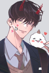  1boy animal_sticker annasire biyoo_(omniscient_reader&#039;s_viewpoint) black_eyes black_hair blue_coat blue_shirt brown_necktie brown_vest coat collared_shirt demon_horns drawn_horns half-closed_eyes highres horns kim_dokja looking_at_viewer male_focus necktie omniscient_reader&#039;s_viewpoint pinching shirt short_hair smile solo squid sticker sticker_on_face upper_body vest 