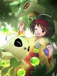  1girl antennae aura black_hair brown_eyes celebi closed_eyes commentary energy_(pokemon_tcg) erika_(pokemon) floating hairband hakama hakama_skirt hands_up highres holding japanese_clothes kimono leaf looking_at_another nekoita one_eye_closed open_mouth pokemon pokemon_(creature) pokemon_tcg pokemon_tcg_pocket potion_(pokemon) red_eyes red_hairband red_hakama serperior short_hair skirt smile sparkle standing wide_sleeves yellow_kimono 