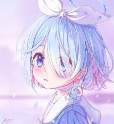  1girl absurdres aqua_hair aqua_halo aqua_pupils arona_(blue_archive) blue_archive blue_eyes blue_shirt blurry blurry_background blush bow bow_hairband braid bright_pupils choker collarbone colored_inner_hair commentary eyes_visible_through_hair from_side hair_ornament hair_over_one_eye hairband halo highres looking_at_viewer mismatched_pupils multicolored_hair painttool_sai_(medium) parted_lips pink_hair portrait red_pupils rofrs2975 sailor_collar sailor_shirt school_uniform serafuku shirt short_hair side_braid signature single_braid solo turning_head two-tone_hair white_bow white_choker white_hairband white_sailor_collar 