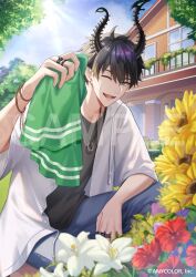  1boy ;d asymmetrical_horns black_hair black_horns black_shirt blue_eyes blue_flower blue_pants bracelet brick_wall building clouds copyright_notice day denim drawstring earrings fangs feet_out_of_frame flower hair_between_eyes hand_up hibiscus holding holding_towel horns jacket jeans jewelry kawausoman lily_(flower) looking_at_viewer male_focus multiple_bracelets multiple_rings nijisanji nijisanji_en official_art on_one_knee one_eye_closed open_clothes open_jacket outdoors pants pointy_ears purple_flower red_flower ren_zotto ring sample_watermark shirt short_hair smile solo stud_earrings sun sunflower sunlight three-quarter_sleeves towel tree uneven_horns virtual_youtuber watermark white_flower white_jacket white_lily yellow_flower 