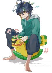  1boy ajaw_(genshin_impact) aqua_shirt barefoot black_hair black_pants blonde_hair closed_mouth commentary_request earrings feet genshin_impact green_eyes green_hair green_headband hair_between_eyes headband highres hood hoodie jewelry kinich_(genshin_impact) long_sleeves male_focus multicolored_hair pants shirt short_hair skg_g solo toes white_hoodie 