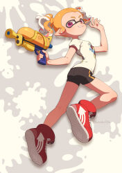  1girl bike_shorts black_shorts breasts commentary_request full_body grin high_tops highres holding holding_weapon inkling inkling_girl inkling_player_character looking_at_viewer orange_hair pink_eyes pointy_ears red_shoes shirt shoes short_hair short_sleeves short_twintails shorts small_breasts smile sneakers solo splatoon_(series) splattershot_(splatoon) surume01417 t-shirt tentacle_hair twintails weapon white_shirt 
