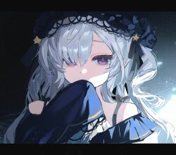  1girl blue_hairband chinese_commentary commentary_request covering_own_mouth gothic_lolita hair_over_one_eye hairband hand_up highres letterboxed lolita_fashion lolita_hairband long_hair long_sleeves looking_at_viewer mahou_shoujo_no_majo_saiban mengmu natsume_an-an one_side_up sleeves_past_fingers sleeves_past_wrists solo upper_body violet_eyes white_hair 