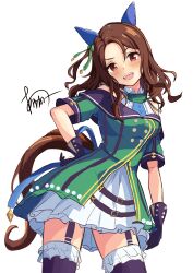  1girl absurdres animal_ears ayukake277 black_gloves blush brown_hair commentary_request contrapposto cowboy_shot dress ear_covers gloves green_dress hand_on_own_hip head_tilt highres horse_ears horse_girl horse_tail king_halo_(king_of_emeralds)_(umamusume) king_halo_(umamusume) layered_dress looking_at_viewer medium_hair one_side_up open_mouth short_sleeves signature simple_background smile solo tail teeth thighs umamusume upper_teeth_only v-shaped_eyebrows white_background white_dress 