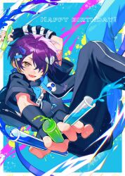  1boy :d arm_up arm_warmers black_gloves black_jacket black_pants blonde_streaks blue_background blue_jacket blue_pants border commentary_request cropped_jacket earrings ensemble_stars! fingerless_gloves gloves grey_shirt hair_ornament hair_over_one_eye hairclip happy_birthday heart heart_hair_ornament highres holding holding_test_tube jacket jewelry kurokkan male_focus multicolored_hair multicolored_jacket official_alternate_costume one_eye_covered open_mouth outside_border outstretched_arm paint paint_splatter pants parted_bangs purple_hair sengoku_shinobu shirt short_hair short_sleeves single_arm_warmer smile solo streaked_hair striped_arm_warmers test_tube two-tone_jacket two-tone_pants white_border x_hair_ornament yellow_eyes zipper zipper_pull_tab 