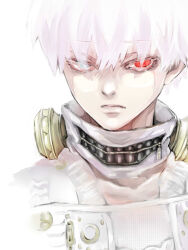  1boy closed_mouth commentary_request hair_between_eyes heterochromia highres jacket kaneki_ken looking_at_viewer male_focus mask mouth_mask portrait red_eyes shishi_(eai_make) short_hair solo tokyo_ghoul white_background white_hair white_jacket zipper_pull_tab 