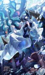 1boy air_bubble black_hair black_shoes bubble commentary_request dhelmise dragalge grimsley_(pokemon) highres japanese_clothes kimono light_rays male_focus multicolored_hair pokemon pokemon_(creature) pokemon_sm sharpedo shoes short_hair skrelp smile two-tone_hair underwater white_hair white_kimono yamanashi_taiki 