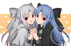  2girls black_capelet blue_hair capelet grey_hair hair_ribbon hirakawa len_(tsukihime) melty_blood multiple_girls red_eyes ribbon tsukihime white_capelet white_len_(tsukihime) 