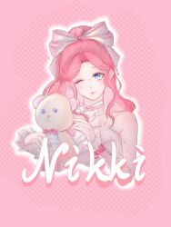  1girl argyle_background arm_warmers bare_shoulders blue_eyes border bow bow_choker bowtie character_name chinese_commentary choker commentary_request cropped_torso dress frilled_arm_warmers frilled_choker frills hair_bow happy high_ponytail highres holding holding_stuffed_toy infinity_nikki long_hair nikki_(nikki) nikki_(series) one_eye_closed outline pink_background pink_border pink_bow pink_bowtie pink_choker pink_hair ponytail sleeveless sleeveless_dress solo spaghetti_strap stuffed_animal stuffed_toy teddy_bear very_long_hair wavy_hair white_arm_warmers white_dress white_outline wrist_bow zhetibixuanc 