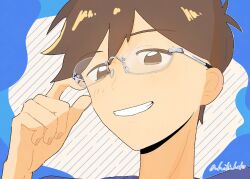  1boy adjusting_eyewear alternate_eye_color antenna_hair artist_name bespectacled blush brown_eyes brown_hair close-up dark-skinned_male dark_skin double-parted_bangs glasses grin hair_between_eyes hero_(faraway)_(omori) hero_(omori) hibi_hako highres looking_at_viewer omori open_mouth short_hair smile solo teeth twitter_username upper_body 