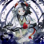  animal_ears black_hair bubble cow_ears cow_tail haori holding horns japanese_clothes kaigen_1025 looking_at_viewer multicolored_hair red_eyes shirt tail touhou two-tone_hair underwater upper_body ushizaki_urumi white_hair wide_sleeves yellow_shirt 