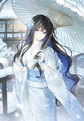  1girl abeno_marin architecture black_hair blue_eyes blue_hair blue_ribbon blue_sash breasts closed_mouth commission dot_nose east_asian_architecture eyebrows_hidden_by_hair feet_out_of_frame floral_print flower gloves hair_flower hair_ornament handrail highres holding holding_umbrella japanese_clothes kimono light_smile long_hair looking_at_viewer medium_breasts multicolored_hair oil-paper_umbrella original outdoors ribbon sash snow snowing solo spe_(speport) standing third-party_source two-tone_hair umbrella very_long_hair wavy_hair white_gloves white_kimono 
