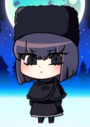  1girl black_capelet black_coat black_hat capelet chibi closed_mouth coat commentary english_commentary frown full_moon fur-trimmed_capelet fur_hat fur_trim hat kuonji_alice looking_at_viewer maewenmitzuki mahou_tsukai_no_yoru moon night purple_hair riyo_(lyomsnpmp)_(style) solo 