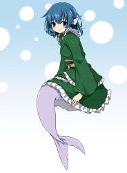  1girl blue_eyes blue_hair blush closed_mouth commentary drill_hair drill_sidelocks fins frilled_kimono frills gradient_background green_kimono head_fins highres japanese_clothes kimono long_sleeves medium_hair merfolk mermaid monster_girl obi sash sidelocks smile solo touhou tsuukinkaisoku_oomiya wakasagihime wide_sleeves 