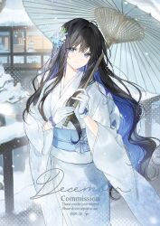  1girl abeno_marin architecture artist_name black_hair blue_eyes blue_hair blue_ribbon blue_sash breasts closed_mouth commission december dot_nose east_asian_architecture english_text eyebrows_hidden_by_hair feet_out_of_frame floral_print flower gloves hair_flower hair_ornament handrail highres holding holding_umbrella japanese_clothes kimono light_smile long_hair looking_at_viewer medium_breasts multicolored_hair oil-paper_umbrella original outdoors ribbon sash signature snow snowing solo spe_(speport) standing twitter_username two-tone_hair umbrella very_long_hair watermark wavy_hair white_gloves white_kimono 