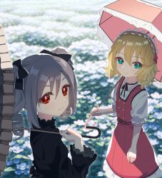  2girls absurdres black_dress blonde_hair buttons chinese_commentary commentary_request double-breasted dress drill_hair field flower flower_field frilled_hairband frills gothic_lolita green_eyes grey_hair hairband highres holding holding_umbrella idolmaster idolmaster_cinderella_girls kanzaki_ranko lolita_fashion looking_at_viewer multiple_girls outdoors pinafore_dress red_dress red_eyes sakurai_momoka seisaku_shinkou shirt short_hair sleeveless sleeveless_dress smile sweet_lolita twin_drills umbrella white_shirt 