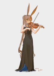  1girl absurdres amiya_(arknights) animal_ears aqua_eyes arknights artist_name bare_arms bare_shoulders black_dress bow_(music) brown_hair chinese_commentary commentary_request dress full_body grey_background hair_between_eyes highres holding holding_bow_(music) holding_instrument holding_violin instrument long_dress long_hair long_sidelocks looking_at_viewer ponytail sidelocks simple_background smile solo standing train_(clothing) very_long_hair violin xhr3333 