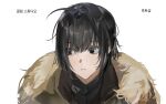  1other ahoge ambiguous_gender black_eyes black_hair black_sweater brown_coat closed_mouth coat eyes_visible_through_hair fur_trim grey_background highres nykim0915 original ribbed_sweater simple_background solo sweater turtleneck turtleneck_sweater upper_body 
