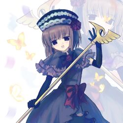  1girl black_gloves black_hat blue_eyes blunt_bangs bow bug butterfly capelet commentary dress dress_bow elbow_gloves eva_beatrice flower gloves glowing_butterfly hat hat_flower highres holding holding_staff looking_at_viewer open_mouth orange_hair purple_capelet purple_dress qi_ng_wa red_flower red_rose rose smile staff umineko_no_naku_koro_ni untranslatable_commentary white_background yellow_butterfly zoom_layer 