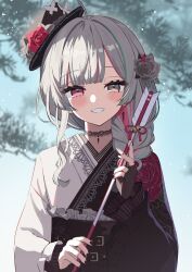 1girl ahoge ami_no_fuda arrow_(projectile) black_gloves black_hat black_kimono black_sash blunt_bangs blurry blurry_background braid commentary_request fingerless_gloves floral_print flower frilled_kimono frills gloves green_streaks grey_eyes grey_hair grin hair_flower hair_ornament hair_over_shoulder hamaya hat hat_flower hat_ornament heterochromia highres holding holding_arrow ishigami_nozomi ishigami_nozomi_(3rd_costume) japanese_clothes kimono light_blush long_sleeves looking_at_viewer mini_hat multicolored_hair nail_polish new_year nijisanji obi open_mouth outdoors pink_eyes pink_streaks purple_nails sash side_braid sidelighting single_braid single_glove smile solo straight-on streaked_hair tree two-tone_kimono upper_body virtual_youtuber white_kimono 
