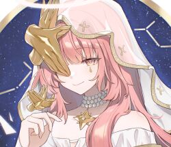  1girl absurdres ambience_synesthesia arknights bare_shoulders chinese_commentary closed_mouth commentary_request constellation disembodied_hand halo hand_up highres lemuen_(arknights) lemuen_(requiem_vesperis)_(arknights) long_hair looking_at_viewer official_alternate_costume one_eye_covered pearl_choker pink_eyes pink_hair qianye_q sky smile solo star_(sky) star_pendant starry_sky traditional_halo upper_body veil white_halo white_veil 