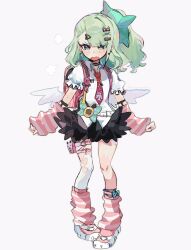  1girl arm_warmers asymmetrical_bangs asymmetrical_legwear backpack bag belt black_skirt blush bow choker collared_shirt commentary_request full_body green_eyes green_hair hair_bow hair_ornament hairclip highres jewelry long_hair looking_at_viewer loose_socks necktie open_mouth pink_socks piyomaru_(hachiyonnxxxx) puffy_short_sleeves puffy_sleeves randoseru red_bag red_necktie shirt shoes short_sleeves simple_background single_thighhigh skirt socks solo standing striped_clothes striped_socks sunna_(zenless_zone_zero) thigh-highs thigh_strap torn_clothes torn_thighhighs white_background white_shirt white_shoes white_thighhighs wings zenless_zone_zero 