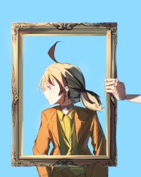  1girl absurdres ahoge artist_name blue_background brown_hair cecilia_immergreen choker collared_shirt commentary doll_joints empty_picture_frame gigi_murin grey_choker highres holding holding_picture_frame hololive hololive_english jacket joints looking_to_the_side magmafqng multicolored_hair orange_jacket out_of_frame picture_frame pink_eyes shirt short_hair short_twintails simple_background solo_focus suit_jacket twintails two-tone_hair upper_body yellow_shirt 