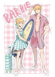  1boy 1girl adjusting_eyewear ahoge aqua_eyes aqua_ribbon artoria_pendragon_(fate) blonde_hair bracelet braid braided_base bun_with_braided_base chinese_commentary commentary_request dress earrings eyewear_on_head fate_(series) full_body gilgamesh_(fate) gold_bracelet gold_earrings grin hair_bun hair_ribbon hand_in_pocket high_heels highres holding holding_surfboard jewelry looking_at_viewer meow_(cindy738) open_clothes open_shirt outline pink-tinted_eyewear plaid_clothes plaid_dress red_eyes ribbon rolling_suitcase saber_(fate) shoes sidelocks smile suitcase sunglasses surfboard tinted_eyewear two-tone_eyewear two-tone_shirt two-tone_shorts white_outline white_shoes 