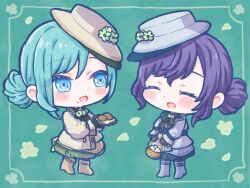  2girls :d asahina_mafuyu blue_boots blue_eyes blue_hair blush_stickers boots brown_boots brown_hat chibi chibi_only closed_eyes commentary_request flower full_body green_background hair_bun hat hat_flower mole mole_under_mouth multiple_girls open_mouth oyasumirakko project_sekai purple_hair short_hair sidelocks smile standing white_hat yoisaki_kanade 