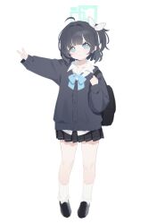  1girl absurdres aged_down ahoge alternate_hairstyle aqua_halo aris_(blue_archive) bag black_bag black_cardigan black_hair blue_archive blue_eyes blunt_bangs bow bowtie cardigan collarbone collared_shirt commentary halo highres long_sleeves looking_at_viewer one_side_up pleated_skirt rectangular_halo school_uniform shirt short_hair simple_background skirt solo v white_background white_shirt yushan_liang_sheng 