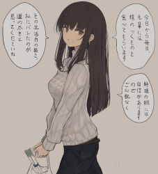  1girl aran_sweater bag black_eyes black_hair black_pants breasts cable_knit commentary_request grey_background groceries highres hinomaru_(futagun) holding holding_bag long_hair looking_at_viewer medium_breasts original pants plastic_bag ribbed_sweater simple_background smile solo spring_onion sweater translation_request turtleneck turtleneck_sweater white_sweater 