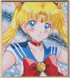  1girl bishoujo_senshi_sailor_moon blonde_hair blue_background blue_bow blue_bowtie blue_eyes blue_sailor_collar blush bow bowtie chikoto_(kztc4472) choker circlet closed_mouth collarbone commentary double_bun earrings elbow_gloves gloves hair_bun hand_up highres jewelry long_hair looking_at_viewer parted_bangs red_choker sailor_collar sailor_moon sailor_senshi_uniform shirt short_sleeves smile solo traditional_media tsukino_usagi upper_body white_gloves white_shirt 