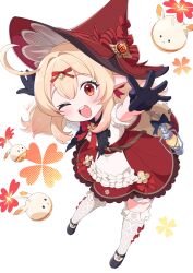  1girl :d ;d ahoge apron arm_up artist_name backpack bag black_bow black_gloves black_shoes blonde_hair blush bow bowtie brooch clover clover_brooch collar commentary_request detached_collar eyelashes frilled_collar frilled_skirt frilled_sleeves frilled_thighhighs frills from_above genshin_impact gloves hair_between_eyes hair_intakes hair_ribbon happy hat hat_bow high-waist_skirt highres jewelry jumpy_dumpty kamuraaa_615 klee_(blossoming_starlight)_(genshin_impact) klee_(genshin_impact) lantern long_hair looking_at_viewer low_twintails official_alternate_costume one_eye_closed open_mouth pointy_ears puffy_short_sleeves puffy_sleeves red_bow red_bowtie red_eyes red_hat red_ribbon red_skirt ribbon round_teeth shirt shoes short_sleeves sidelocks signature simple_background skirt smile solo striped_bow teeth thigh-highs tilted_headwear twintails upper_teeth_only vision_(genshin_impact) waist_apron white_apron white_background white_shirt white_thighhighs witch_hat 