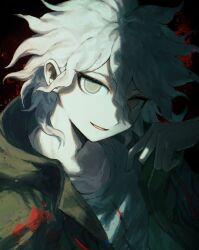  1boy absurdres arm_up commentary crew_neck danganronpa_(series) danganronpa_2:_goodbye_despair double-parted_bangs green_eyes green_jacket hair_between_eyes highres hood hood_down hooded_jacket jacket komaeda_nagito male_focus parted_hair parted_lips sanpaku shirt sippudayo smile solo upper_body white_hair white_shirt 
