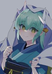  1girl closed_mouth commentary_request dragon_horns fate/grand_order fate_(series) green_eyes green_hair grey_background hair_between_eyes highres horns japanese_clothes kimono kiyohime_(fate) kouta_(kesigomutopen) long_hair looking_at_viewer obi sash simple_background smile solo white_horns 