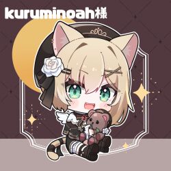  1girl animal_ears beret black_boots black_bow black_bowtie black_capelet black_hat black_skirt blonde_hair boots bow bowtie capelet cat_ears cat_girl cat_tail character_name chibi chibi_only fangs flower frilled_skirt frills green_eyes hair_flower hair_intakes hair_ornament hairclip hat highres holding holding_stuffed_toy kiwipodo kurumi_noah kurumi_noah_(4th_costume) light_blush looking_at_viewer medium_hair open_mouth parallel_hairclips rose sidelocks sitting skirt smile solo stuffed_animal stuffed_toy tail teddy_bear virtual_youtuber vspo! white_flower white_rose 
