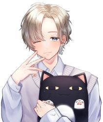  1boy :3 black_cat cat earrings jewelry kanae_(nijisanji) light_brown_hair long_hair male_focus mole mole_under_eye nei_(aduma1120ponpon) nijisanji one_eye_closed roto_(kanae) shirt simple_background sweater_vest upper_body virtual_youtuber white_background white_shirt 