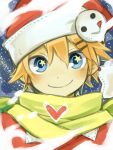  1boy blonde_hair blue_eyes blush green_scarf hair_between_eyes hair_ornament hairclip hat heart kadokoa kagamine_len looking_at_viewer male_focus portrait santa_hat scarf smile solo vocaloid 