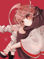  1girl ahoge closed_mouth commentary_request highres hinomiya1031 hood hood_down huge_ahoge hugging_own_leg leg_warmers looking_at_viewer okobo original pink_hair platform_sandals red_background red_eyes sandals short_hair solo white_sleeves wide_sleeves 
