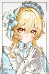 1girl blonde_hair bonnet commentary flower genshin_impact gloves hair_between_eyes hair_flower hair_ornament hands_up highres looking_at_viewer lumine_(genshin_impact) maka_(mksrw) parted_lips short_hair_with_long_locks signature solo steepled_fingers twitter_username untranslatable_commentary upper_body white_background white_bonnet white_flower white_gloves yellow_eyes 