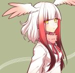  1girl bangs black_hair blunt_bangs commentary_request expressionless from_side fur_collar gradient_hair green_background head_wings highres japanese_crested_ibis_(kemono_friends) kemono_friends light_blush long_hair long_sleeves looking_at_viewer looking_to_the_side multicolored_hair neck_ribbon petit_ramune red_ribbon redhead ribbon shirt sidelocks simple_background solo upper_body white_shirt yellow_eyes 