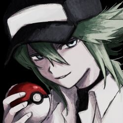  1boy arm_up baseball_cap black_background black_hat black_shirt collared_shirt commentary green_eyes green_hair hair_between_eyes hat highres holding holding_poke_ball long_hair looking_at_viewer madai_(si_202) male_focus multicolored_hat n_(pokemon) open_clothes open_shirt parted_lips poke_ball poke_ball_(basic) pokemon pokemon_black_and_white shirt simple_background smile solo upper_body white_hat white_shirt wing_collar 