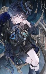  1boy absurdres anemo_symbol_(genshin_impact) arm_at_side arm_support beads belt belt_buckle bishounen black_belt black_capelet black_hair black_hat black_shirt black_shorts black_sleeves blue_flower blue_gem blue_mask blue_rose blunt_ends bow bowtie buckle capelet chair collared_capelet collared_shirt crossed_legs curtains eye_mask eyeliner fascinator feathers flower formal_clothes frilled_sleeves frills fringe_trim gem genshin_impact glint gloves gold grey_gloves hair_flower hair_ornament half_gloves hand_on_own_cheek hand_on_own_face hand_up hat head_tilt highres holding holding_mask indoors kurage_67 lace lace_gloves lapels legwear_garter long_sleeves looking_at_viewer makeup male_focus mask notched_lapels official_alternate_costume parted_lips pom_pom_(clothes) purple_bow purple_bowtie red_eyeliner rose scaramouche_(genshin_impact) shirt shorts sitting solo tsurime twitter_username undershirt violet_eyes vision_(genshin_impact) wanderer_(genshin_fes_2026)_(genshin_impact) wanderer_(genshin_impact) wispy_bangs wolf_cut yellow_feathers 