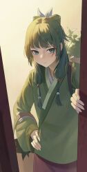  1girl basket blue_ribbon chinese_clothes chinese_commentary closed_mouth commentary_request doorway freckles green_eyes green_hair green_hanfu hair_ribbon hand_on_own_hip hanfu highres kusuriya_no_hitorigoto long_hair looking_at_viewer maomao_(kusuriya_no_hitorigoto) ribbon solo yecheng_anhunqu_(bilibili_1454316466) 