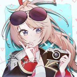  1girl absurdres alfredo_oriani_(azur_lane) azur_lane blonde_hair blue_background camera closed_mouth eyewear_on_head grey_eyes high_ponytail highres holding holding_camera long_sleeves ponytail signature simple_background smile solo sunglasses swept_bangs upper_body yeutzer 