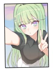  1girl absurdres black_shirt blush border collared_shirt commentary_request cowboy_shot daltokki34 foreshortening from_above green_eyes green_hair hand_up highres korean_commentary long_hair multicolored_eyes parted_lips pencil_skirt pink_background reaching reaching_towards_viewer selfie shirt short_sleeves skirt solo standing stellive straight_hair two-tone_eyes v very_long_hair violet_eyes virtual_youtuber white_border white_skirt yuzuha_riko 